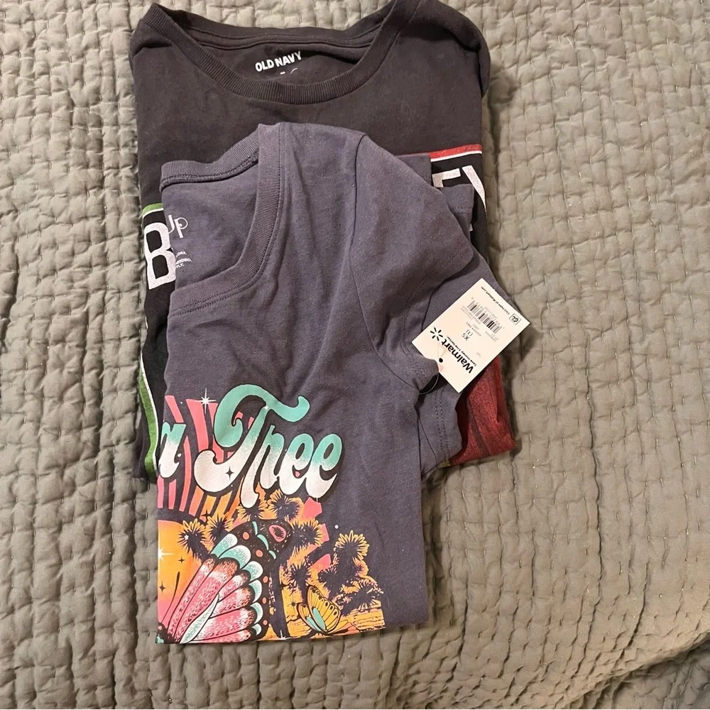 Graphic T-Shirt Set - Black and Gray